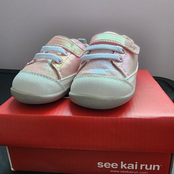 See kai run pink metallic size 4 infant shoe NIB - Picture 1 of 3